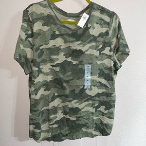 NWT Women’s Old Navy Camouflage Everyday Tee Size XL